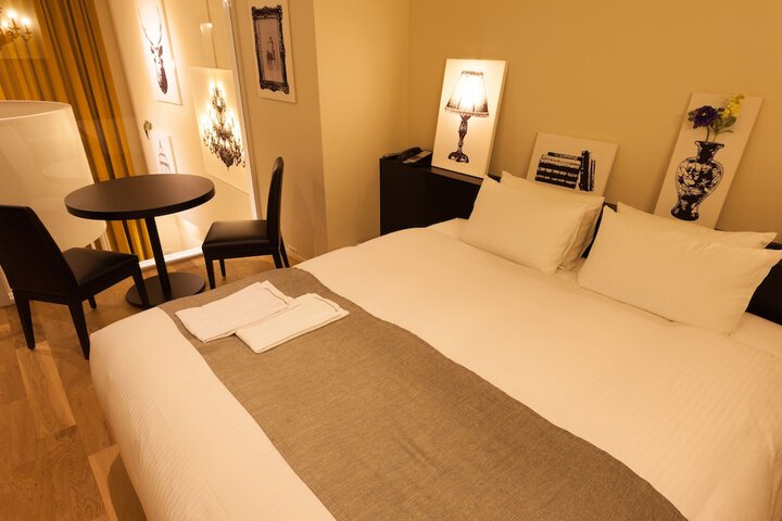 Room 25 of 43