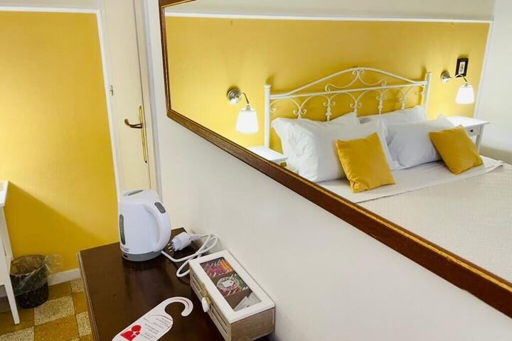 Room 42 of 61