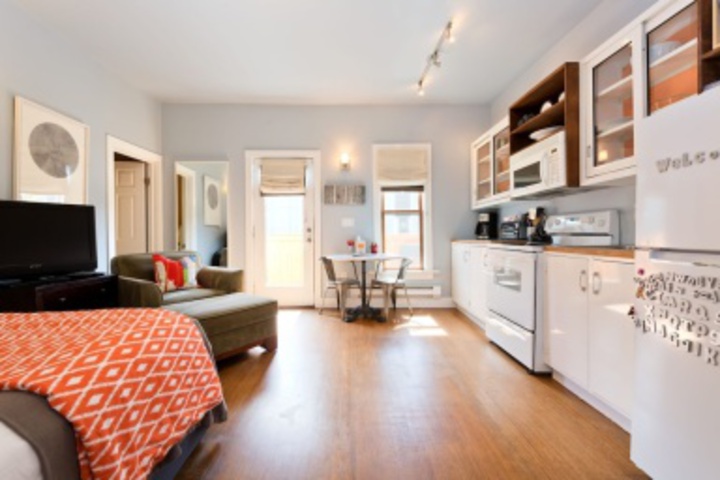 Room 203 of 671