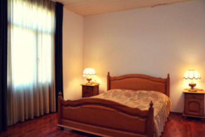 Room 10 of 43