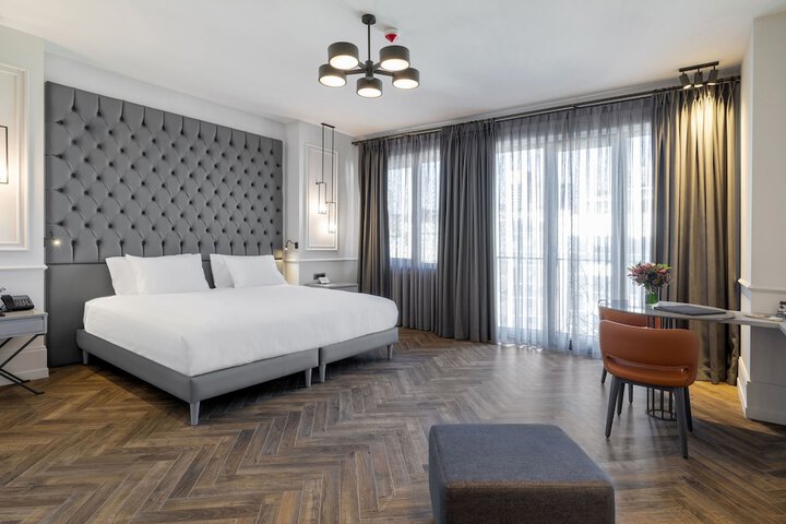 Room 10 of 126