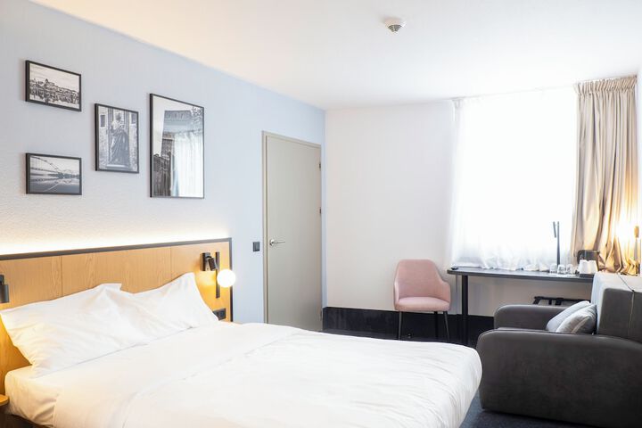 Room 15 of 47