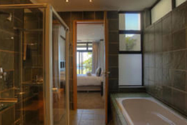 Room 2 of 6