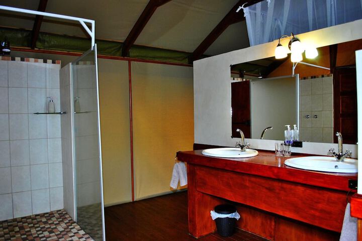 Room 16 of 39