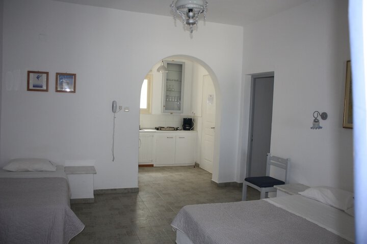 Room 7 of 98