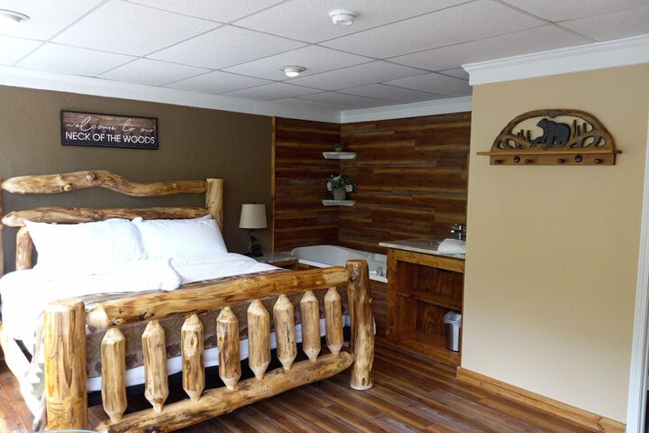Room 3 of 83
