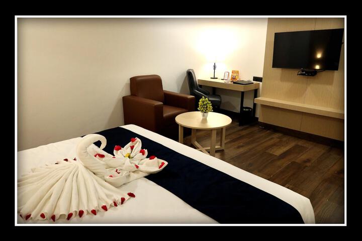 Room 4 of 10