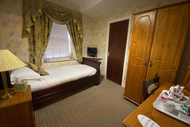 Room 21 of 44