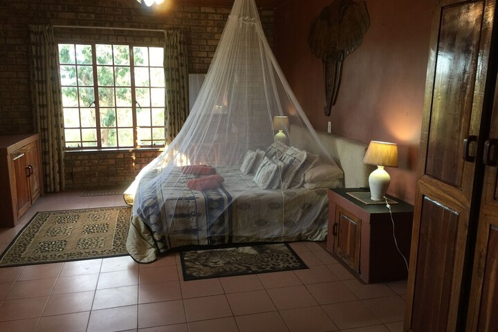 Room 9 of 50