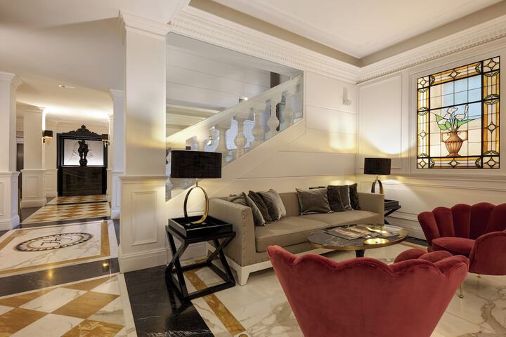 Guest Lobby