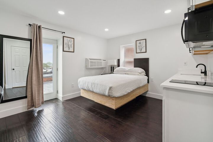 Room 32 of 72