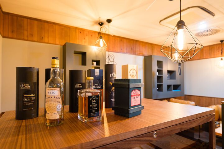 Lounge 73 of 83