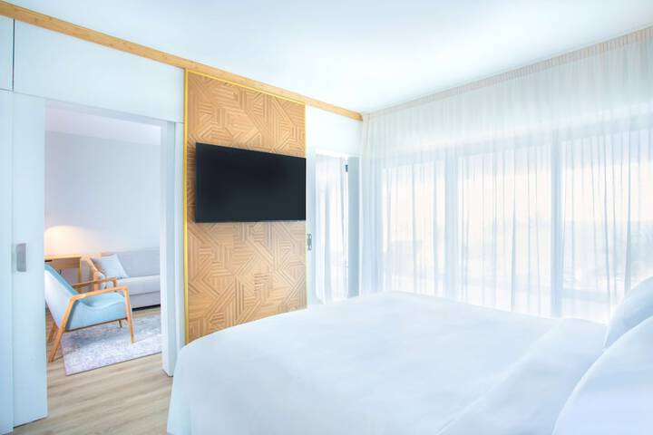 Room 12 of 79