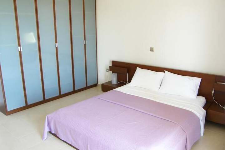 Room 5 of 44