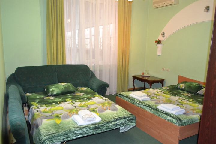 Room 27 of 37