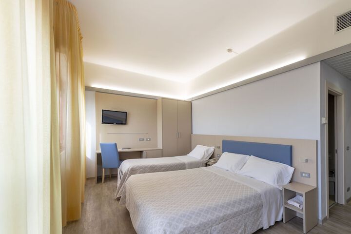 Room 21 of 41