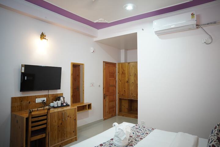 Room 10 of 21
