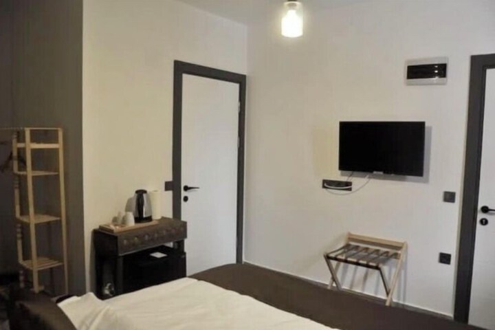 Room 4 of 29