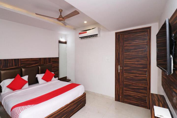 OYO 19610 Hotel Nutan Krishna