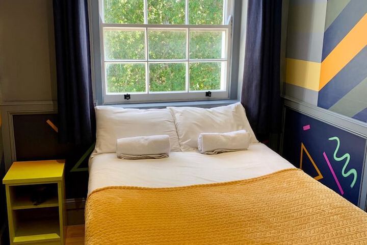 Room 25 of 106