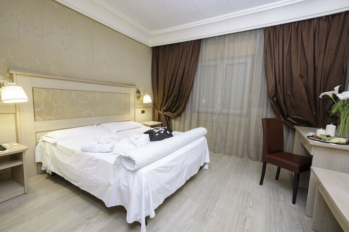 Room 3 of 30
