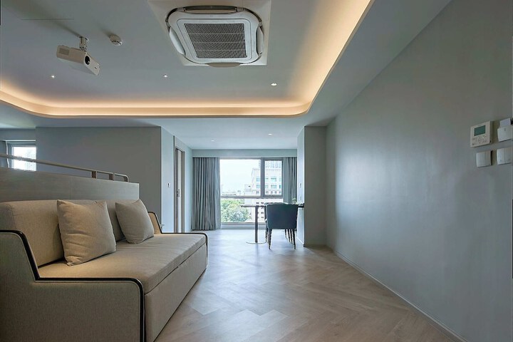 Room 101 of 212