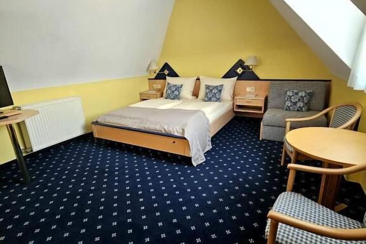 Room 9 of 24