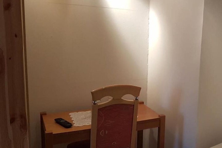 Room 3 of 52