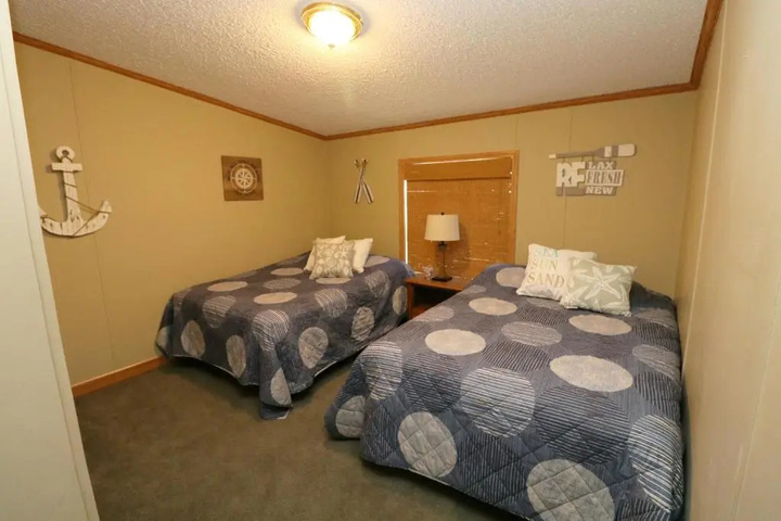 Room 6 of 15