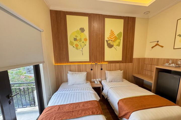 Room 5 of 85