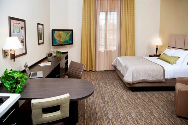 Room 8 of 28