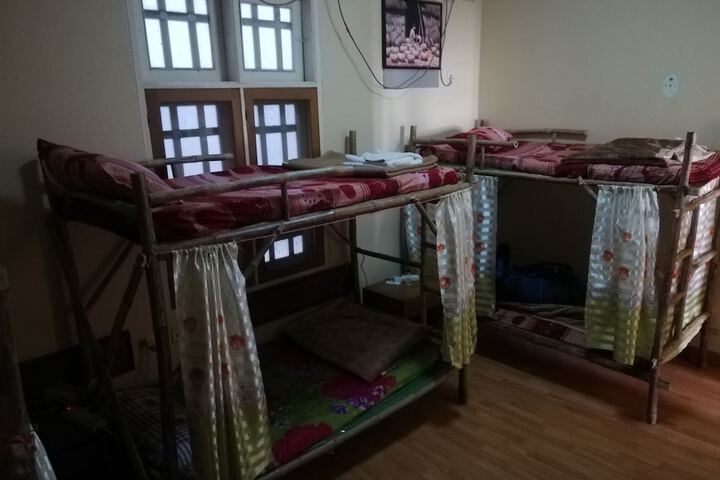 Room 25 of 48