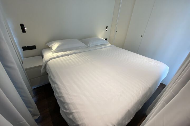 Room 2 of 20