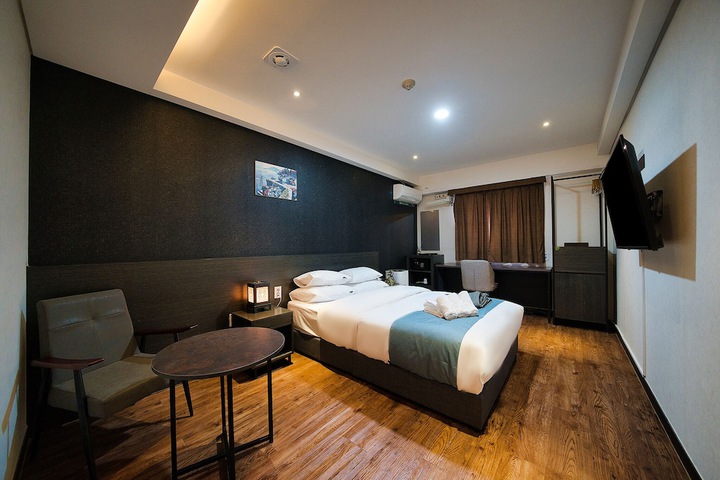 Room 5 of 85