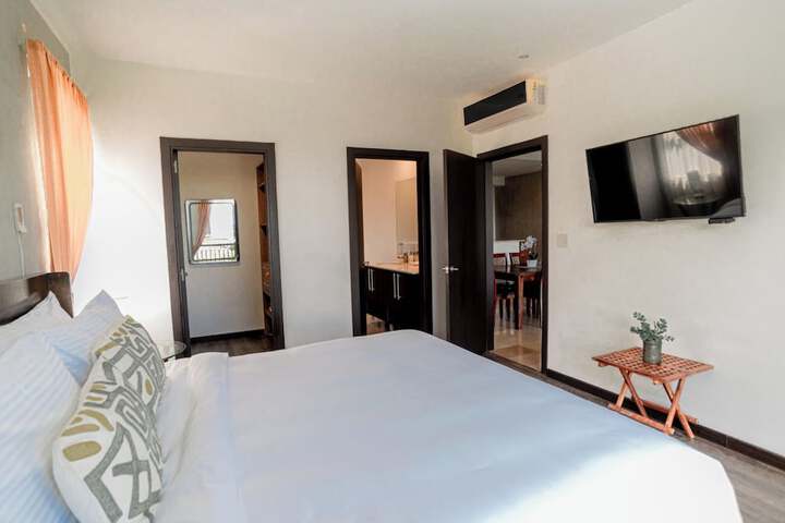 Room 32 of 167