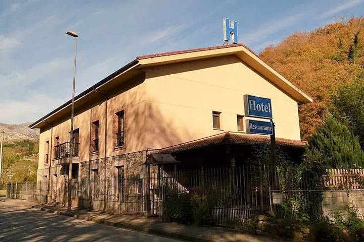 HOTEL RESTAURANTE RIBERA DEL CHICU