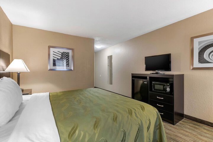 1 King Bed Mobility Accessible (8 of 9)