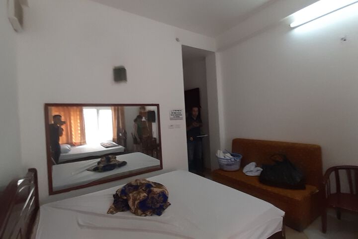 Room 17 of 25