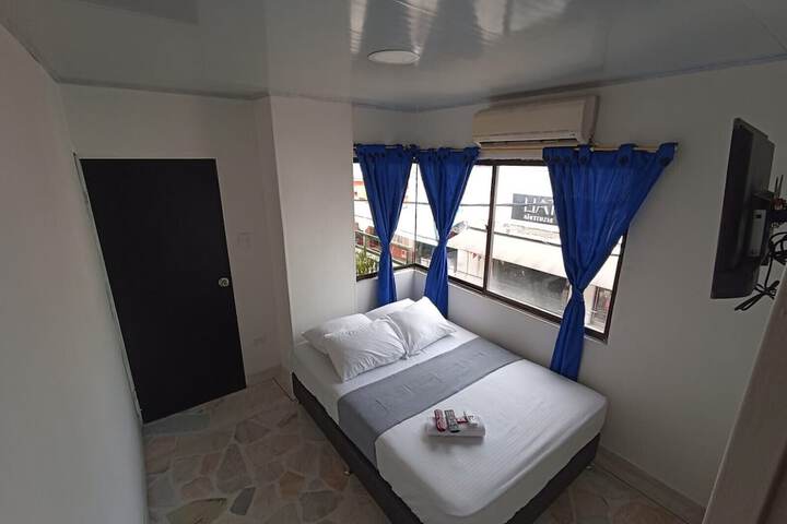 Room 8 of 38
