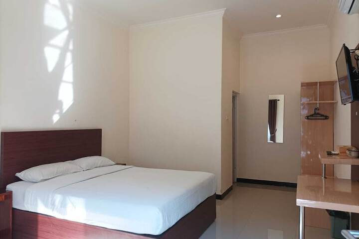 Room 2 of 20