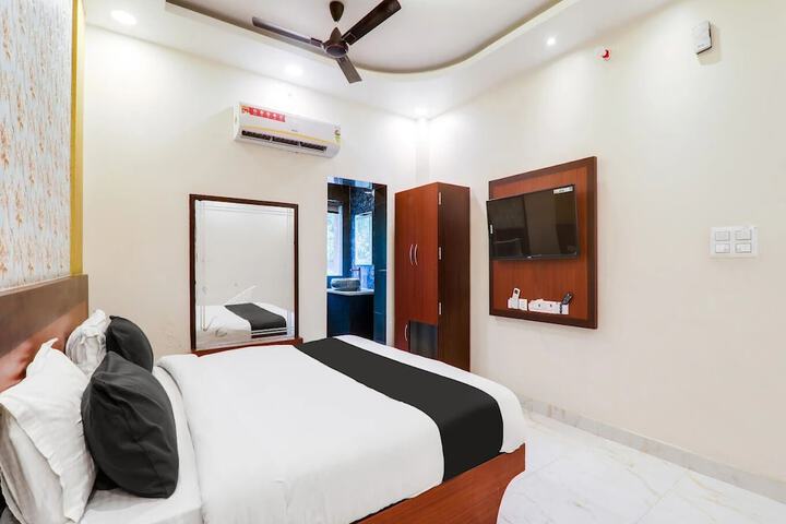 Room 3 of 8