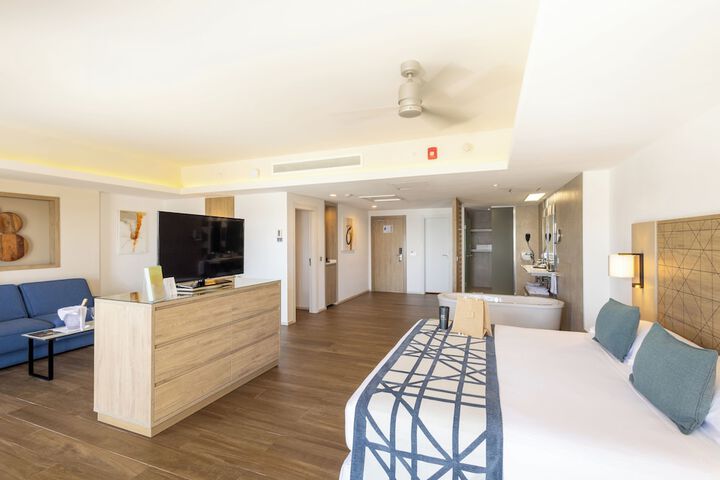 Room 26 of 120