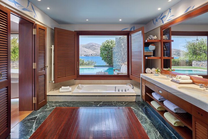 Bathroom Interior Photo
