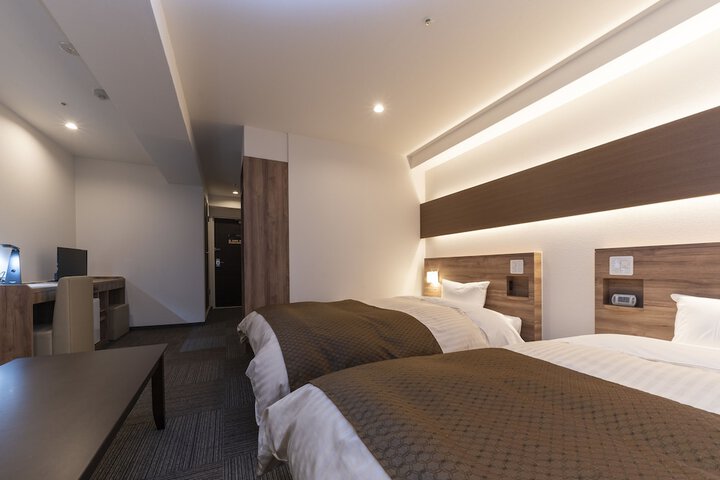 Room 17 of 62