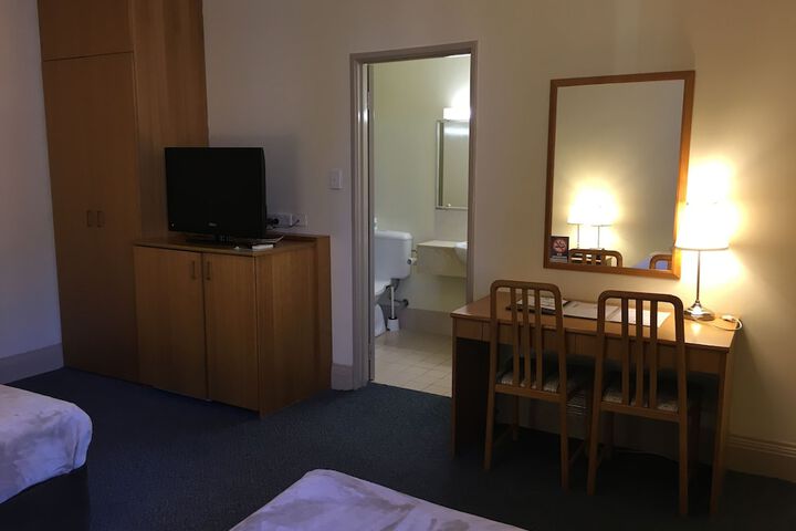 Room 9 of 73