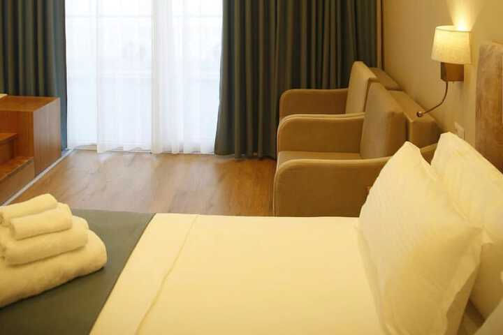 Room 62 of 182