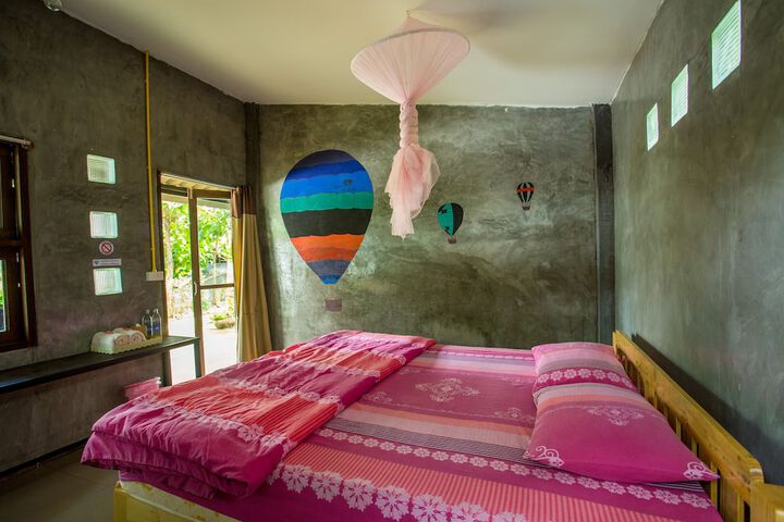 Room 17 of 37