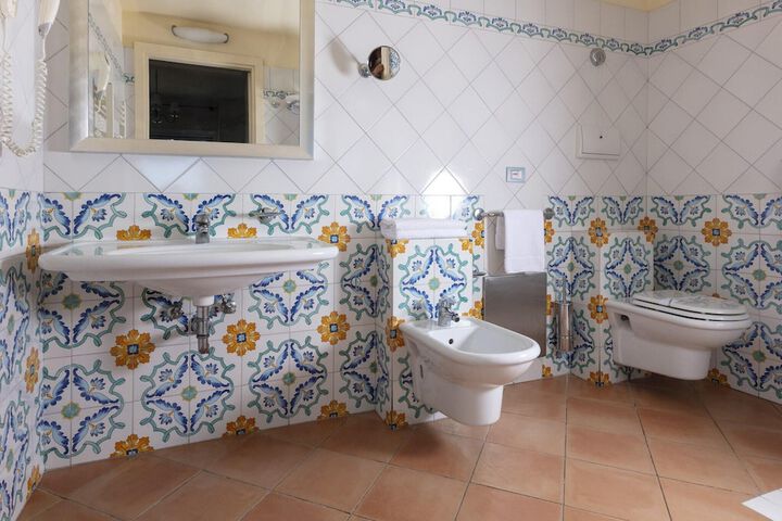 Room 42 of 67