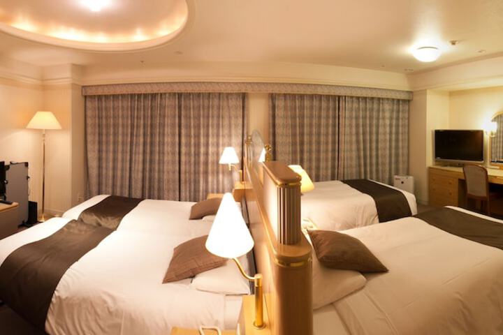 Room 15 of 120
