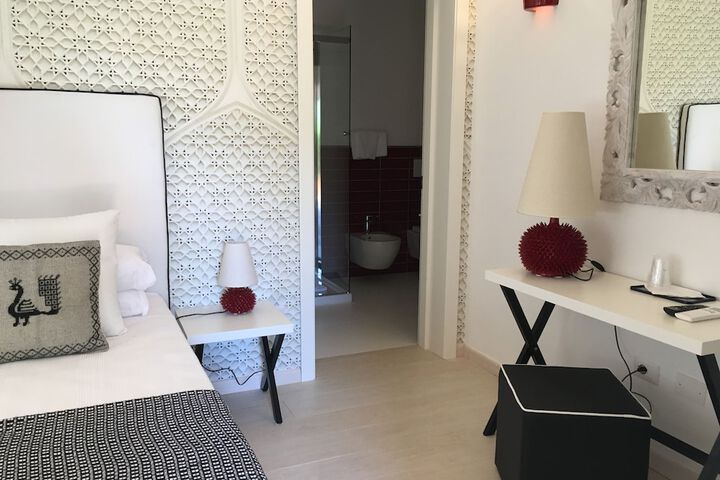 Room 16 of 99